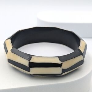 Vintage chunky bangle bracelet.